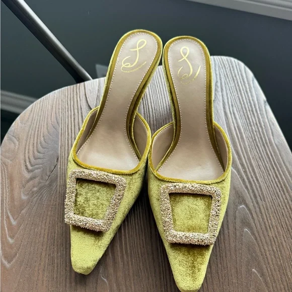 Sam Edelman Gold Velvet Heels - Picture 2 of 5